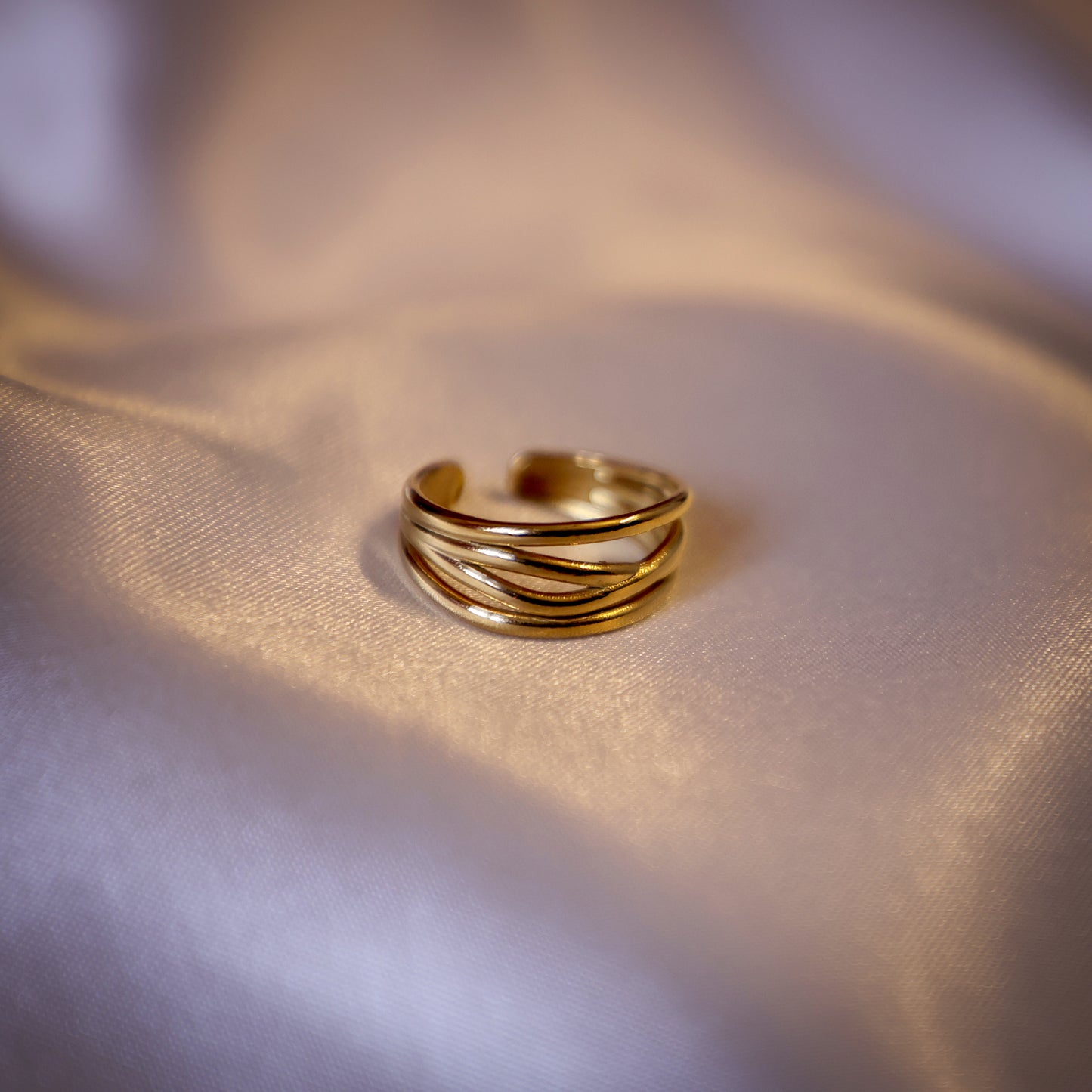 Multiple cross over typed ring