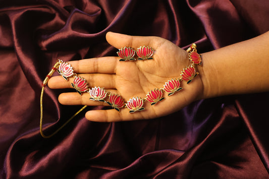 Trendy lotus chocker set