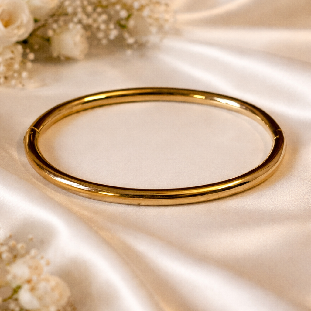 Classic gold-plated bangle