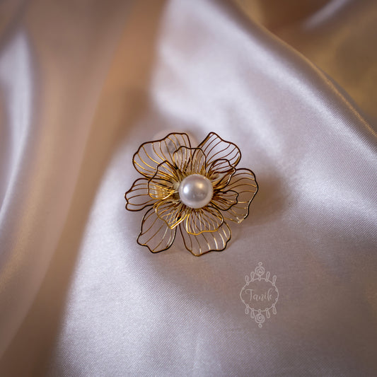 flower shaped ring (size 17cm)