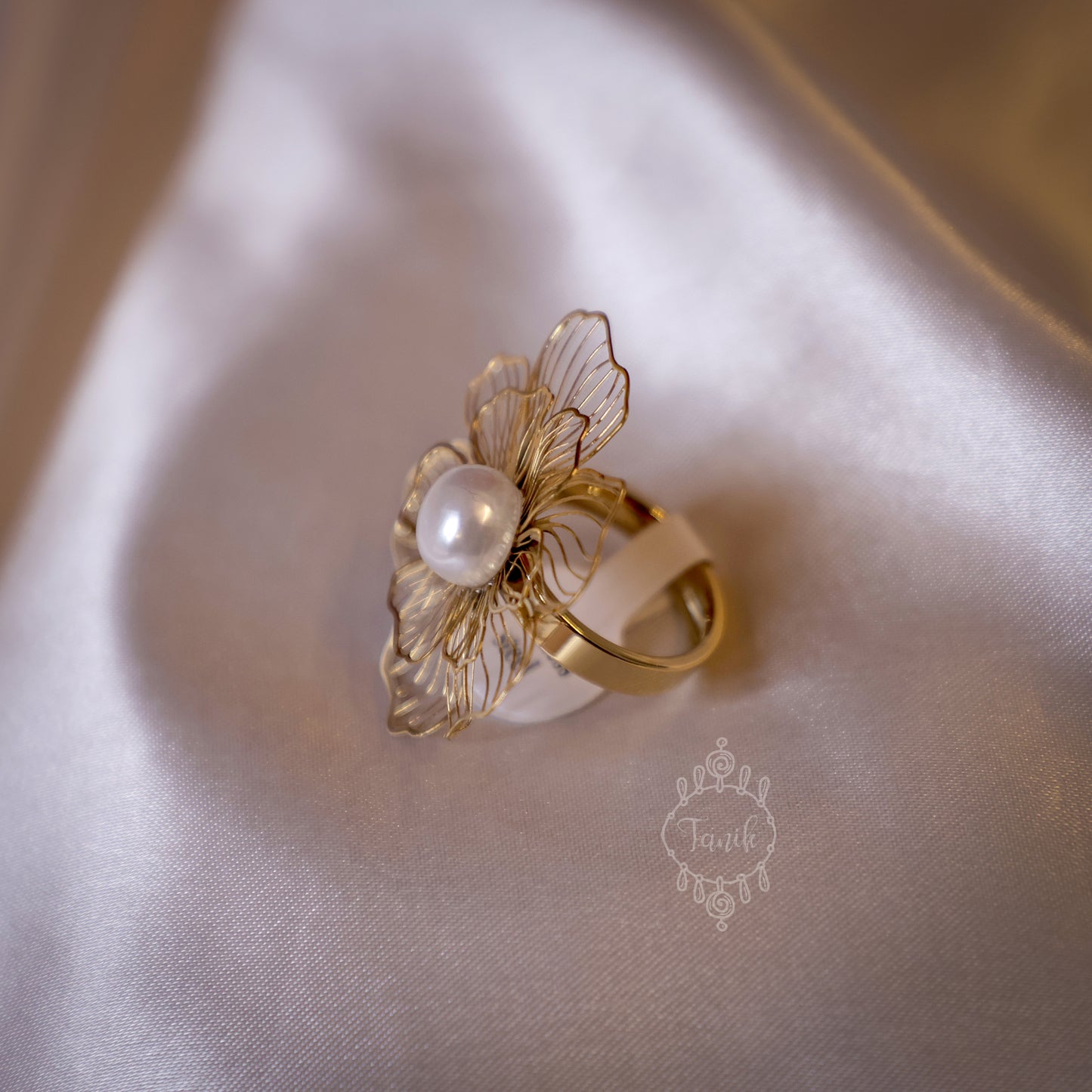 flower shaped ring (size 17cm)