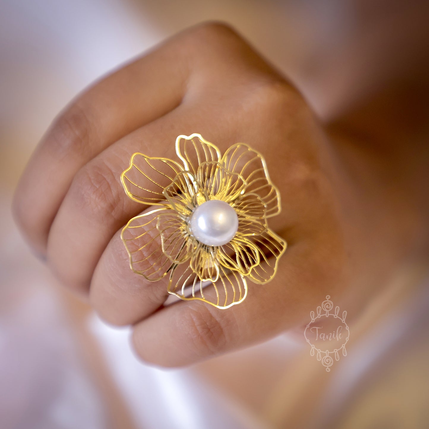 flower shaped ring (size 17cm)