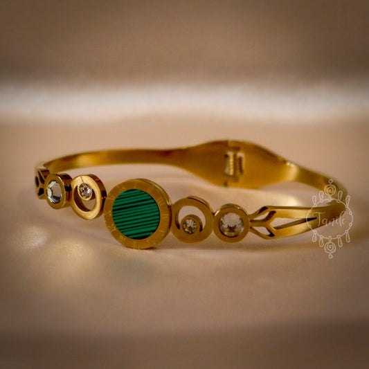 Stainless steel elegant kada with green round design