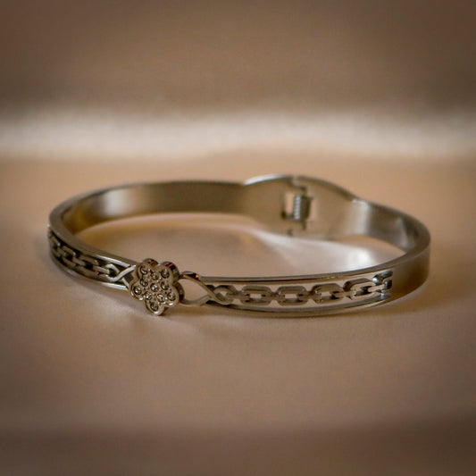 Stainless steel premium kada  with flower design