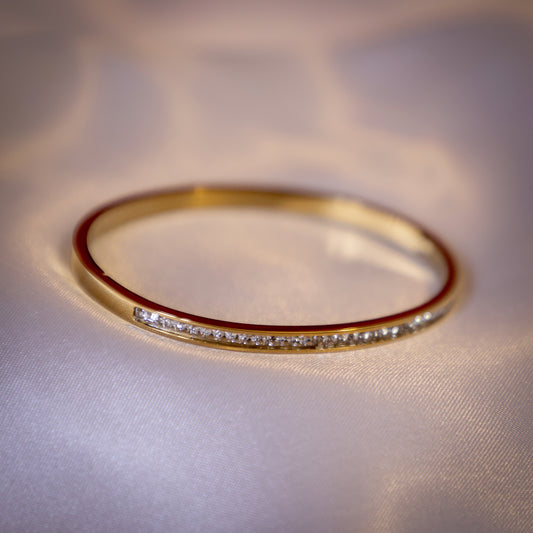 Elegant white stone filled kada