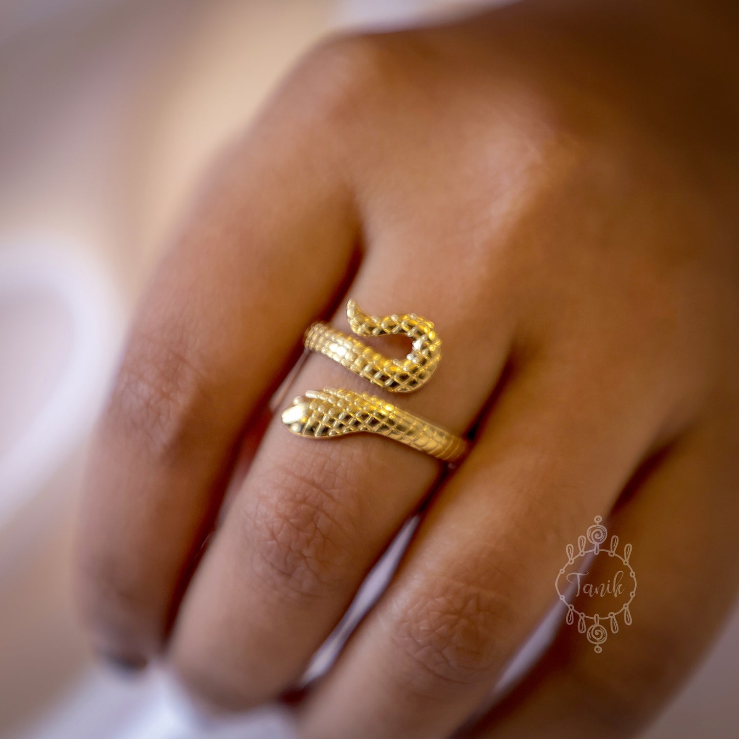 Snake designed ring