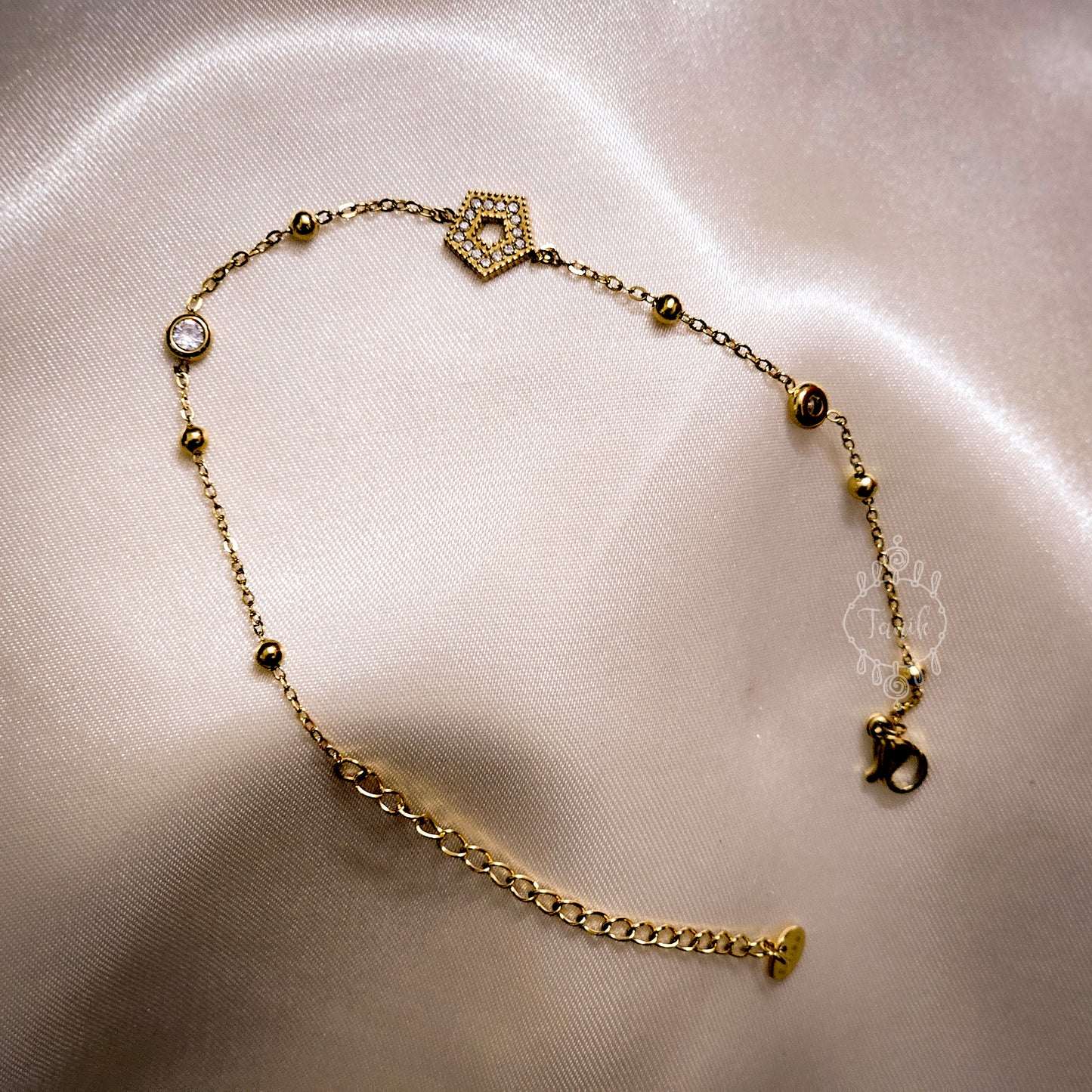 Pentagon shaped chain bracelet