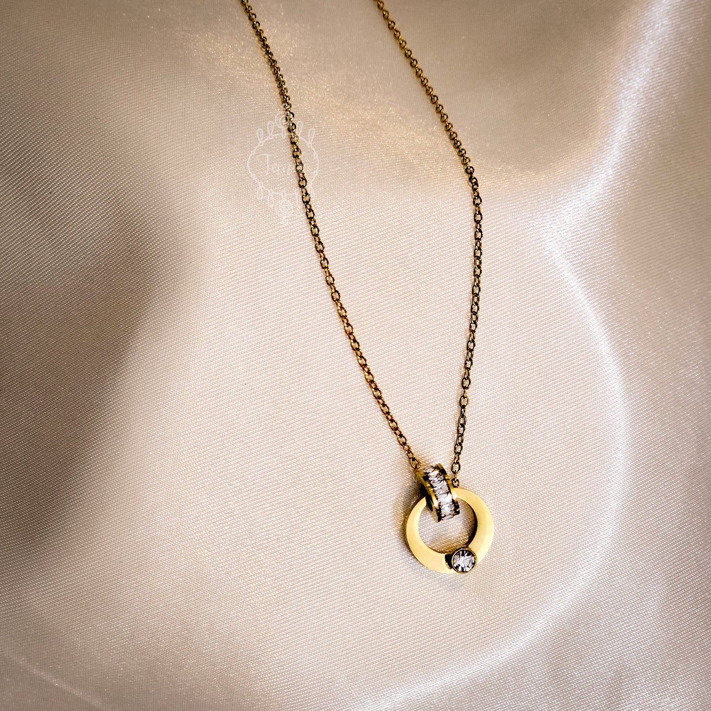 Interlocking Pendent Chain